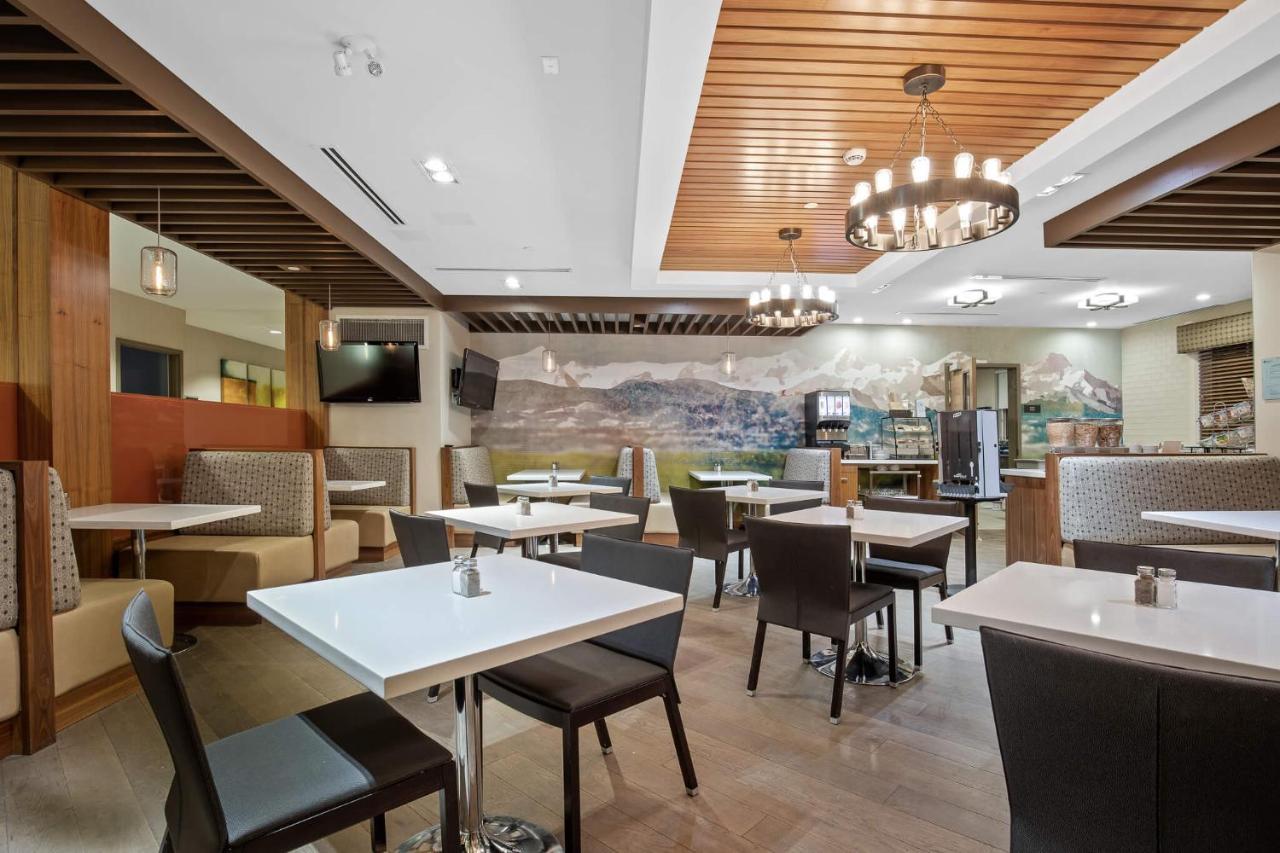 Mountain View Inn & Suites Sundre Экстерьер фото
