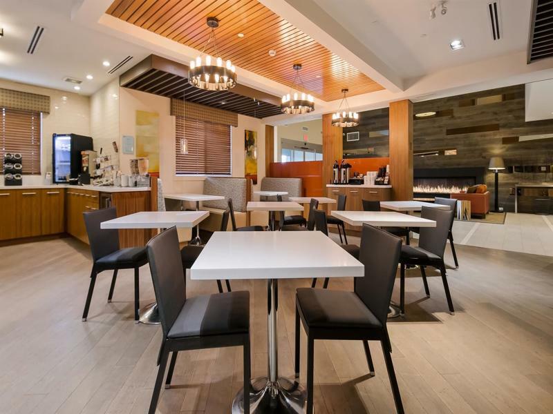 Mountain View Inn & Suites Sundre Экстерьер фото