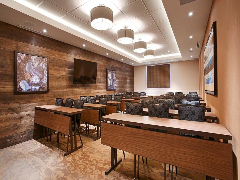 Mountain View Inn & Suites Sundre Экстерьер фото