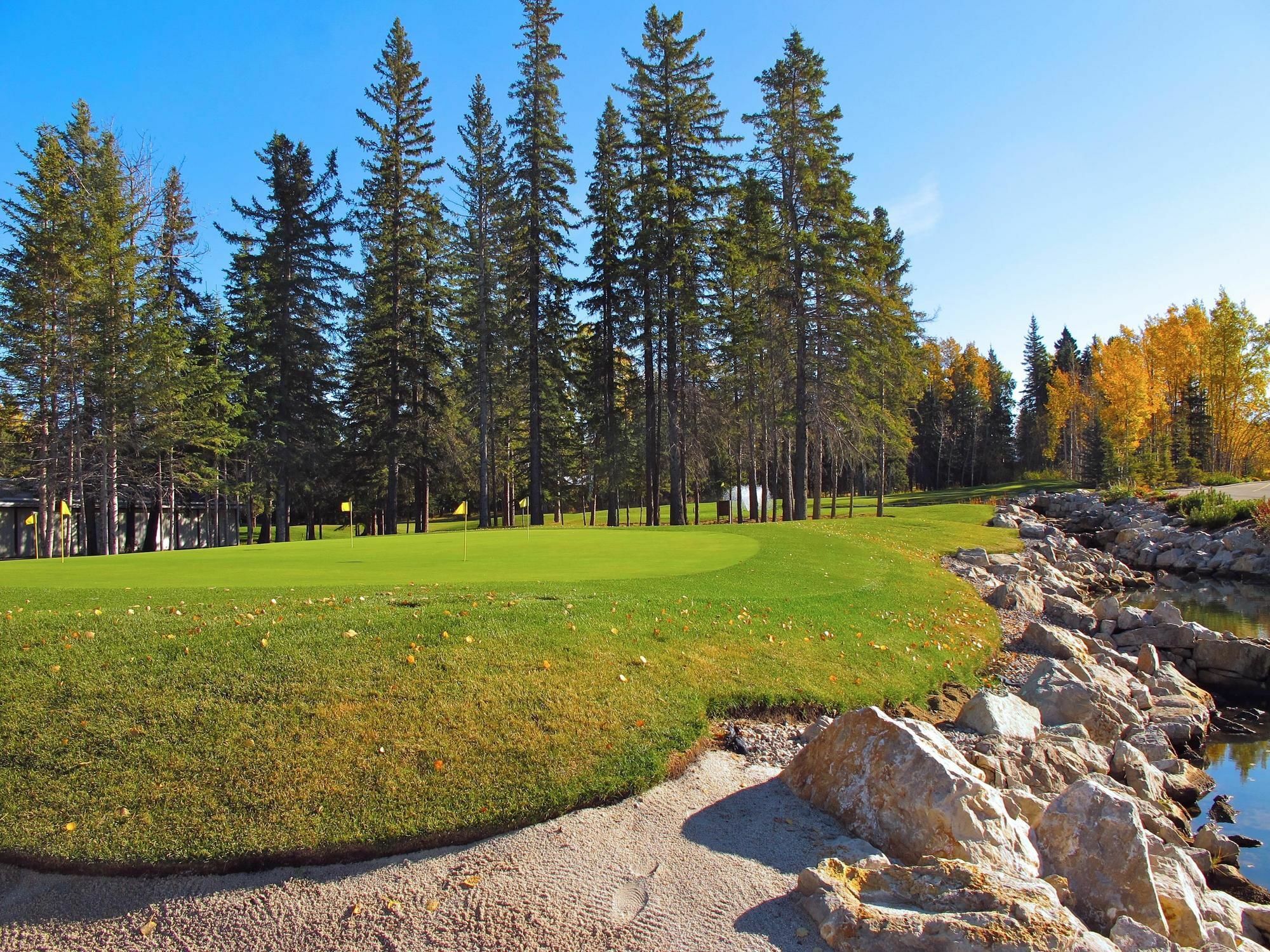 Mountain View Inn & Suites Sundre Экстерьер фото