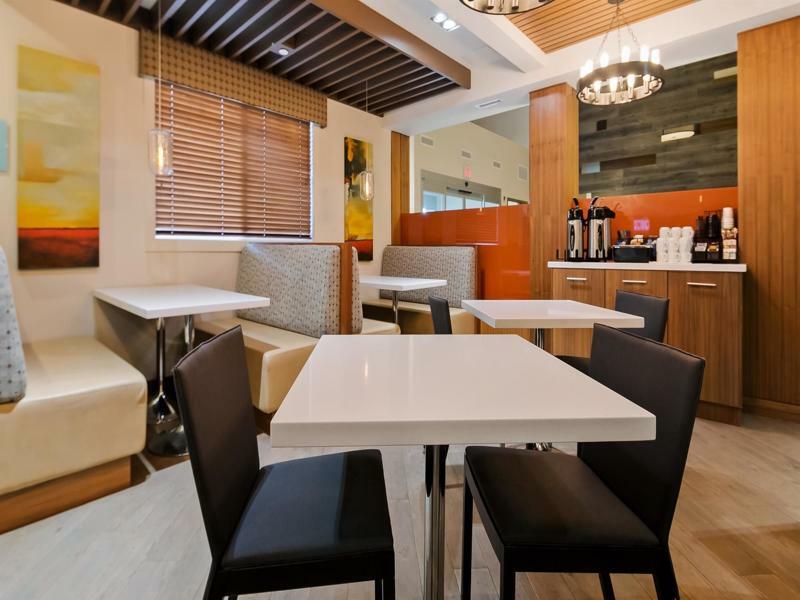 Mountain View Inn & Suites Sundre Экстерьер фото